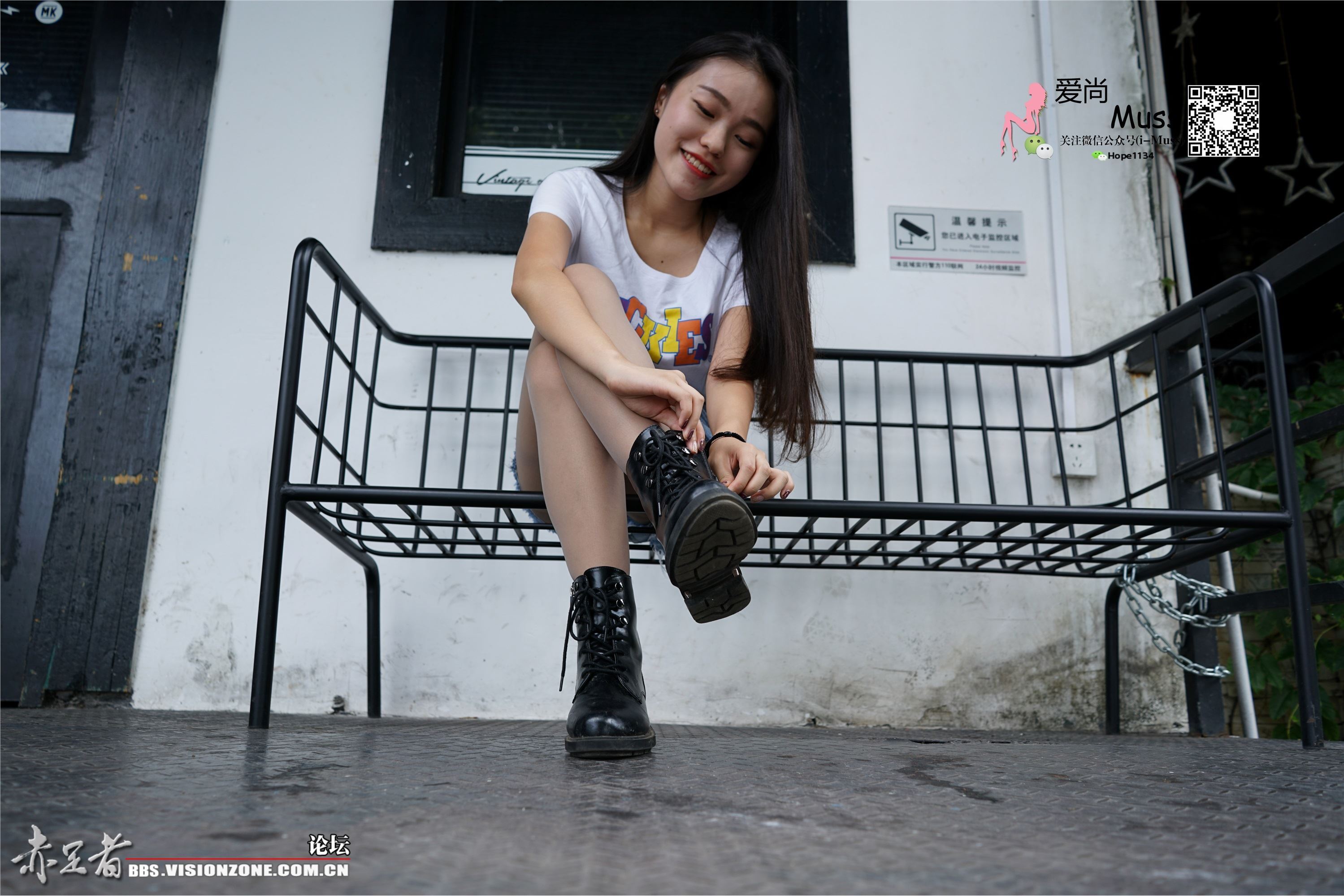 MussGirl慕丝女郎  NO.054 性格很好的大二礼仪模特小小带你上机车